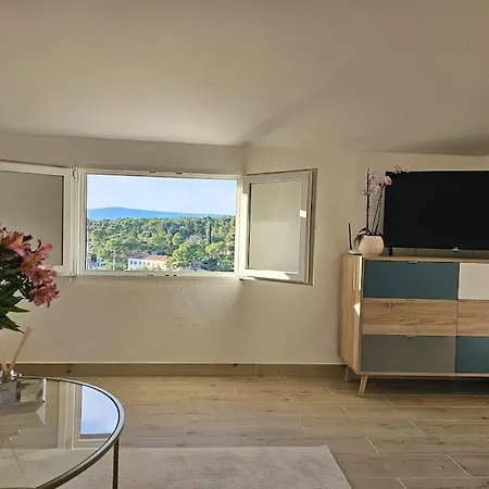 Apartment Maris Sea View