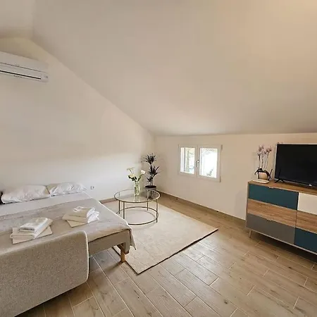 Apartment Maris Sea View