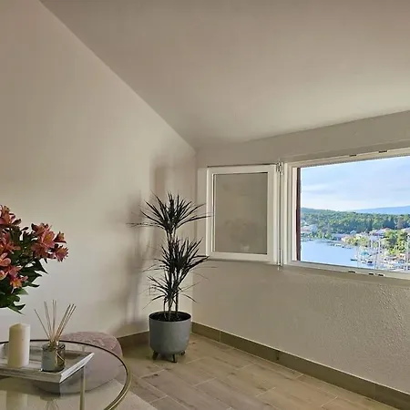 Maris Sea View Apartment *