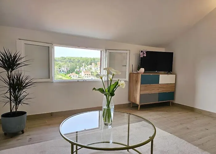 Maris Sea View Apartment *