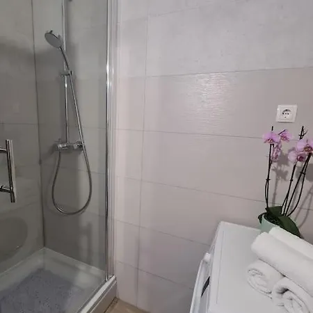Maris Sea View 아파트 브로보스카
