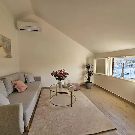 Maris Sea View شقة