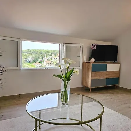 Maris Sea View شقة *